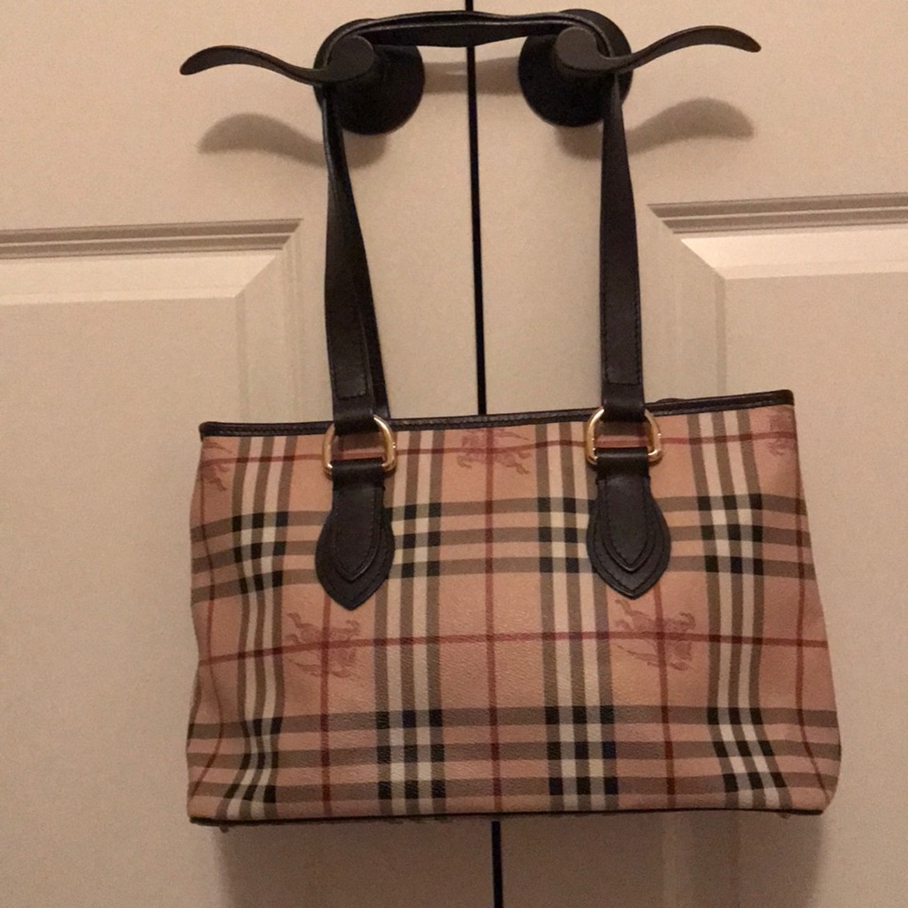 BURBERRY medium zip top shoulder bag,